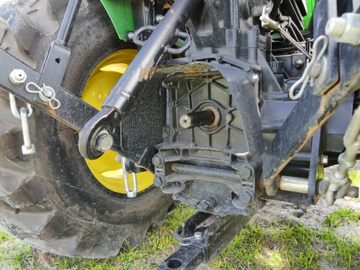 2024-john-deere-3025e-image-7