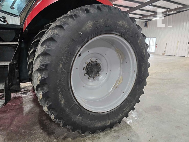 case-ih-magnum-245-image-28