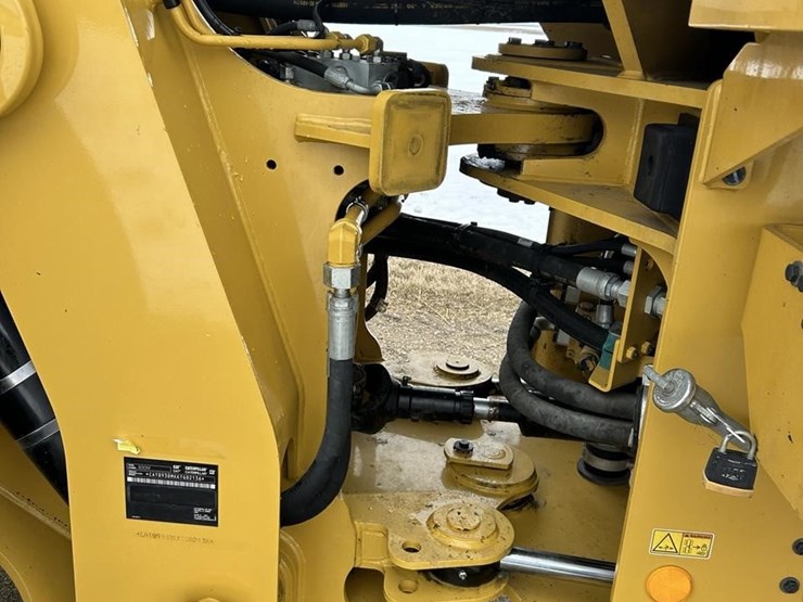 2016-caterpillar-930m-image-12
