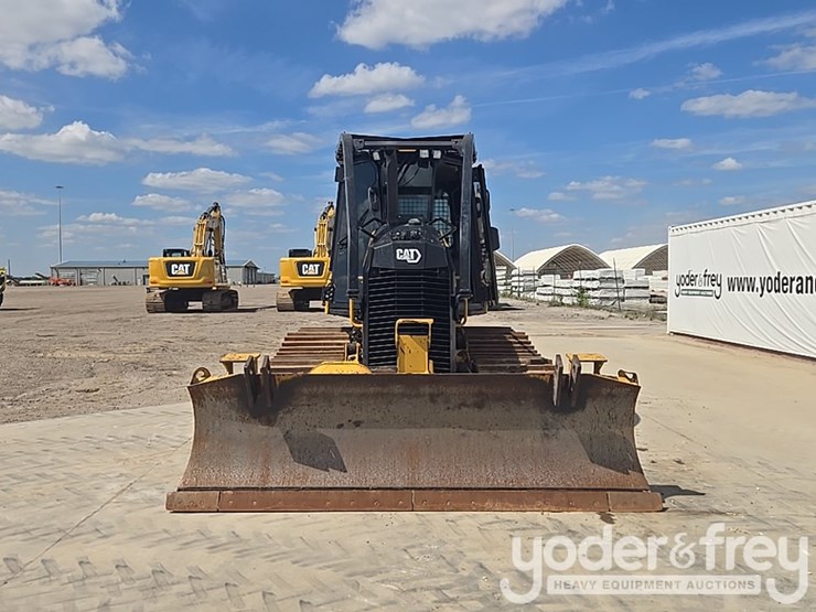 2021-caterpillar-d1-image-8