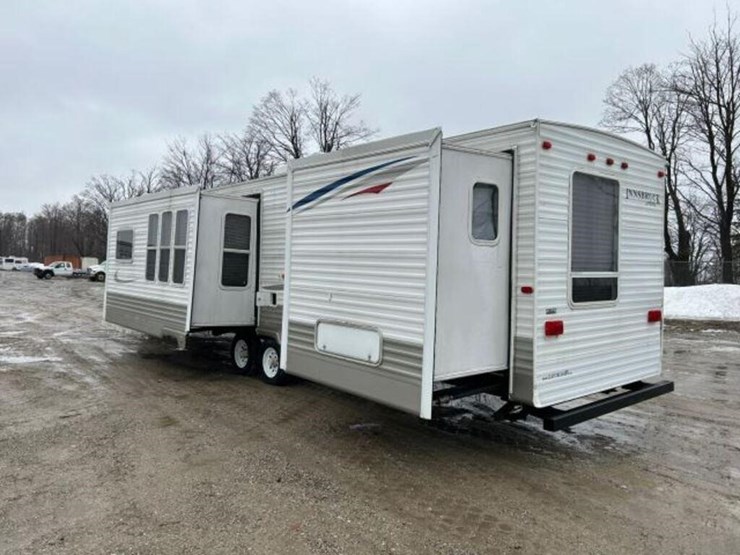 2010-gulf-stream-innsbruck-supreme-lodge-40tbs-t/a-image-6