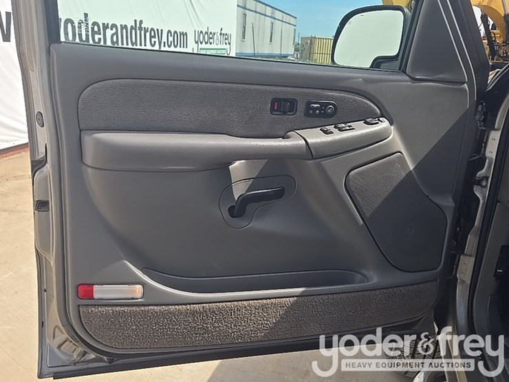 2002-chevrolet-silverado-2500hd-image-76