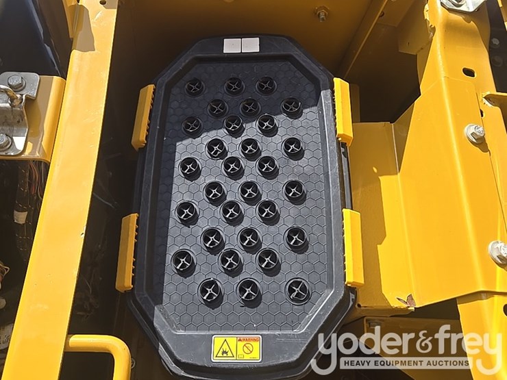 2019-caterpillar-336-image-32