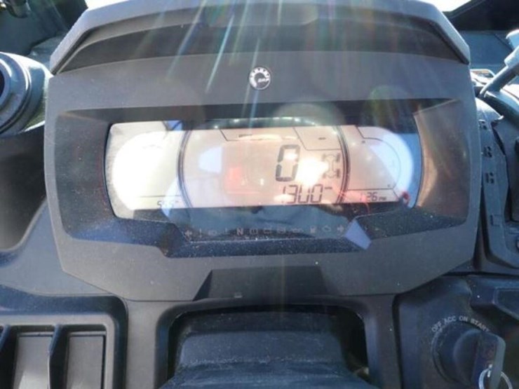 2021-can-am-defender-limited-hd10-4x4-side-by-side-image-12