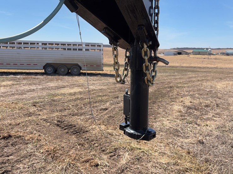 2017-load-rite-flatbed-trailer-image-8