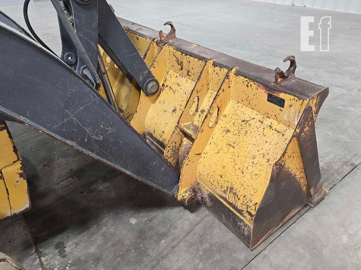 2011-deere-310j-image-11