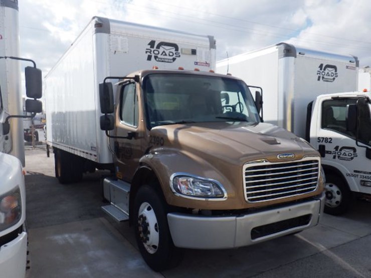 2019-freightliner-m2-106-image-3