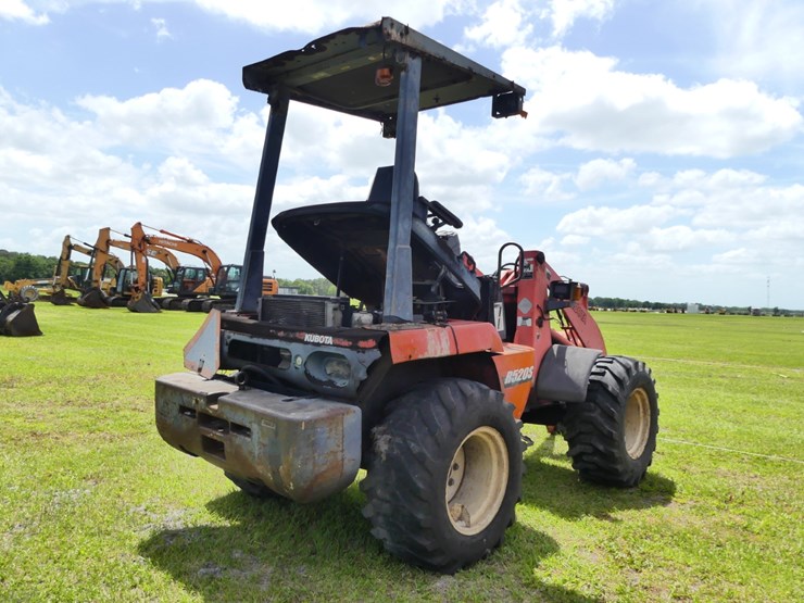 2012-kubota-r520s-image-3