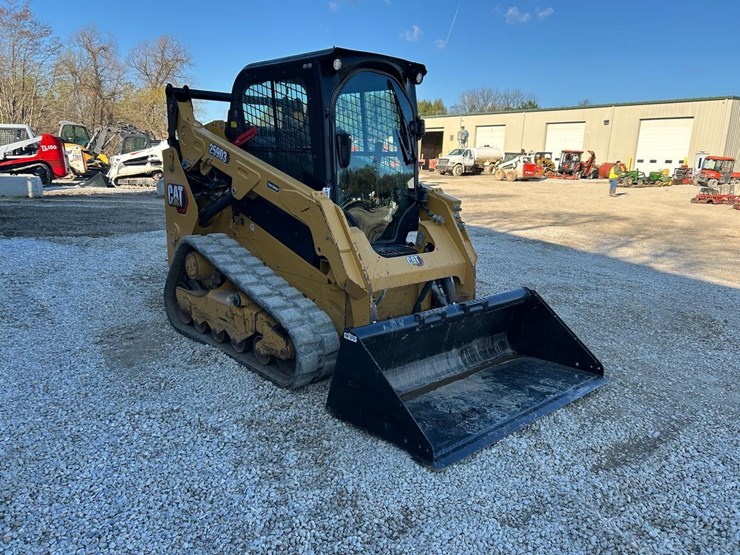 2023-caterpillar-259d3-image-6