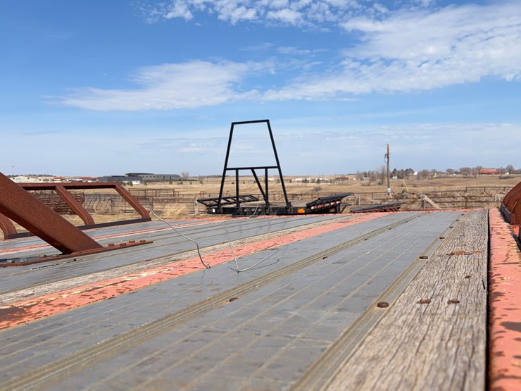 2006-transcraft-flatbed-trailer-image-14