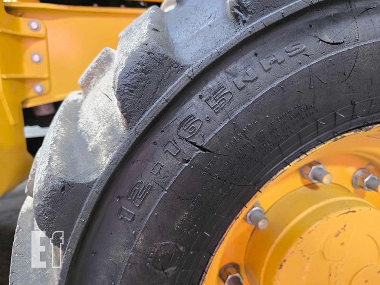 2023-deere-310-g-tier-image-31