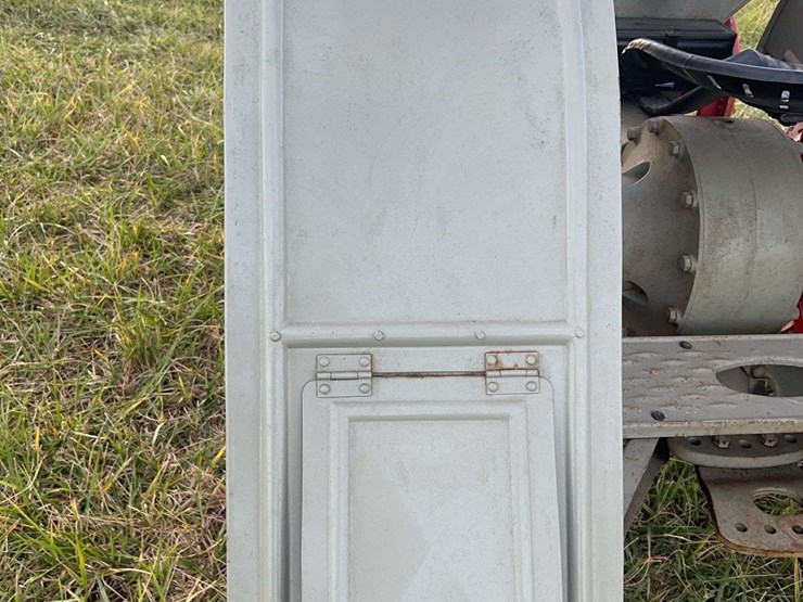 brand-new-never-used-1925-fordson-tractor-image-46