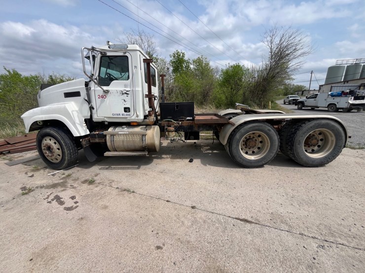 2006-mack-chn613-image-8