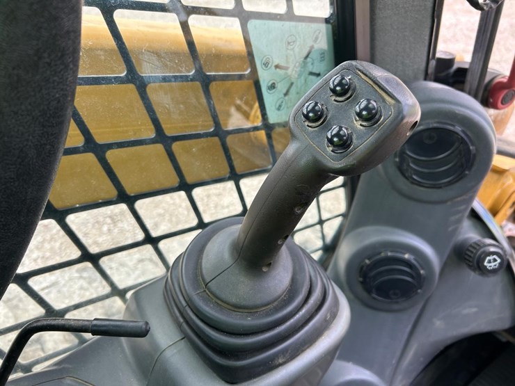 2016-caterpillar-289d-image-25