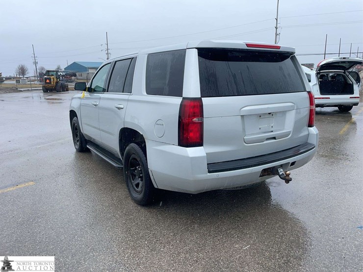 2017-chevrolet-tahoe-image-7