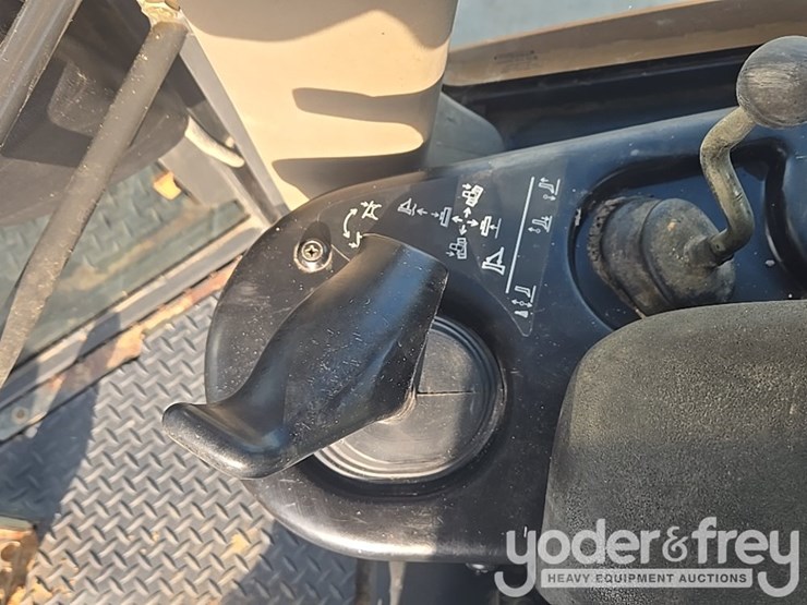 2016-case-750m-image-89