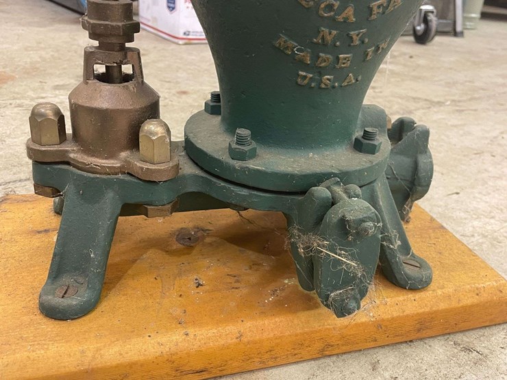 goulds-pump-display-image-11