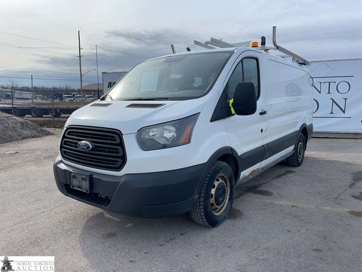 2015-ford-transit-image-1