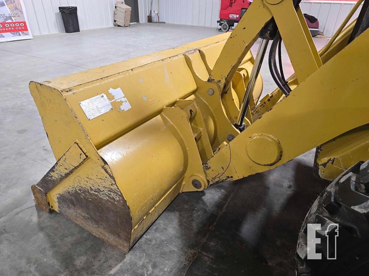 2022-caterpillar-416-image-12