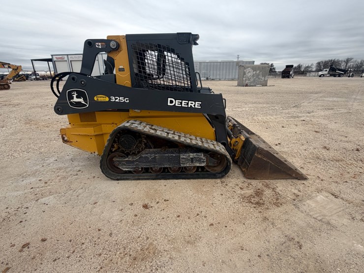 deere-325g-image-4