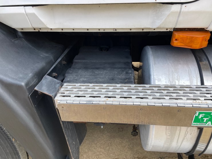 #400-•-1997-mac-ch600-semi-(has-wi-title)-image-28