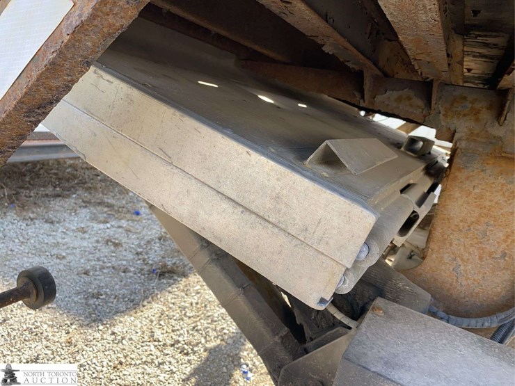 2013-international-durastar-4300-image-18