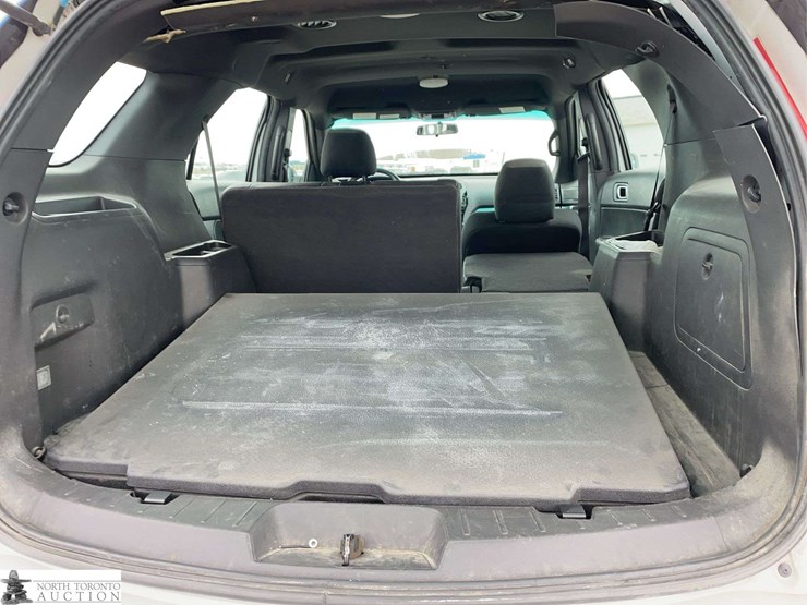 2014-ford-explorer-image-24