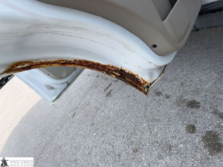 2011-ford-escape-hybrid-image-33