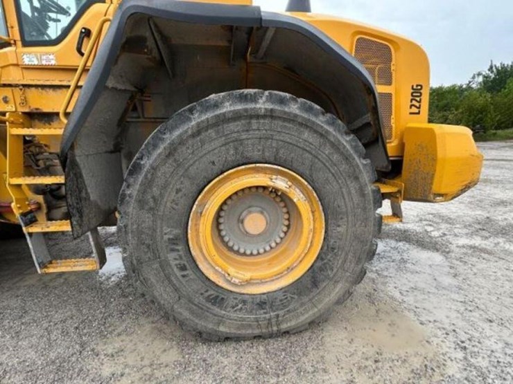 2012-volvo-l220g-image-14