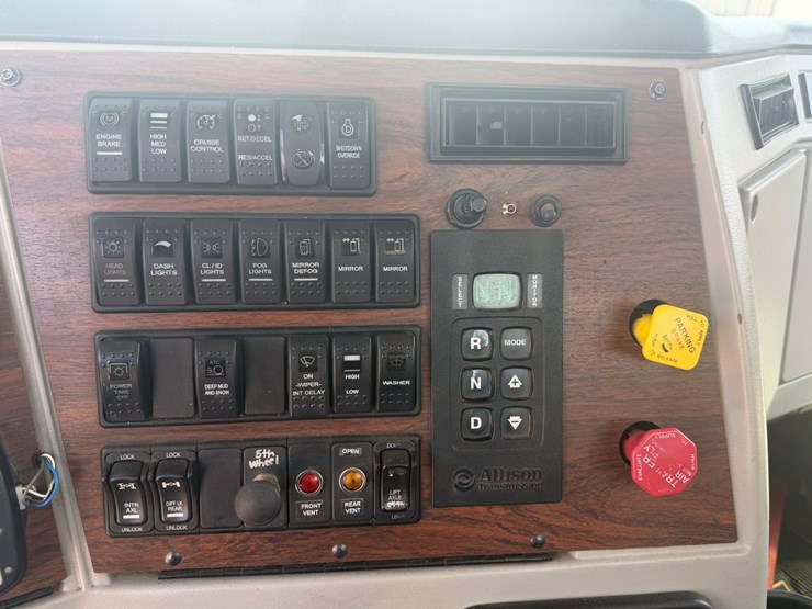 2016-western-star-4700-image-49