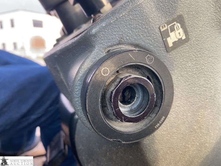 2010-caterpillar-924h-image-18