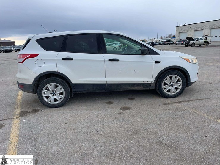 2015-ford-escape-image-4