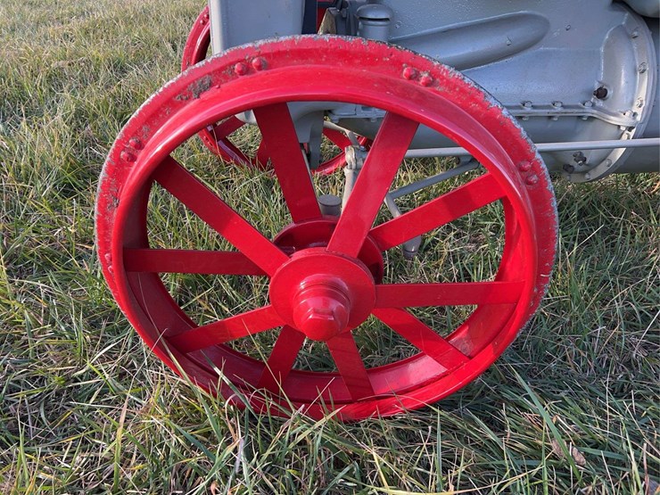 1923-fordson-tractor-image-14