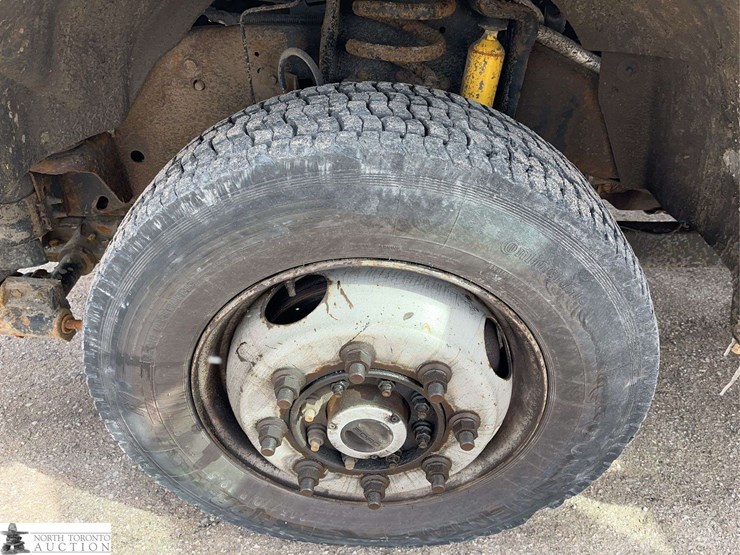 2014-ford-f350-image-24