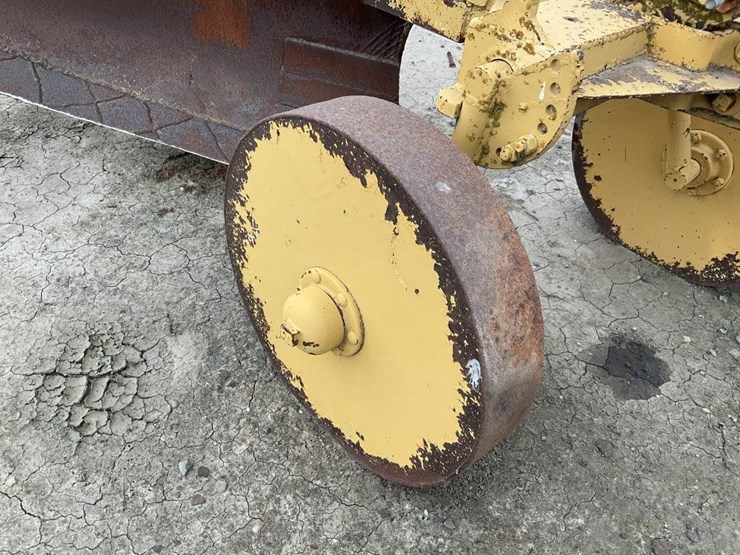 custom-1-way-pull-v-ditcher-image-10