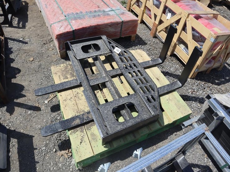 future-skid-steer-forks-image-3