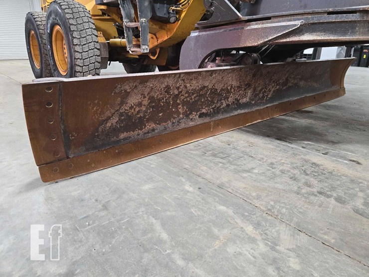 2012-deere-770g-image-10