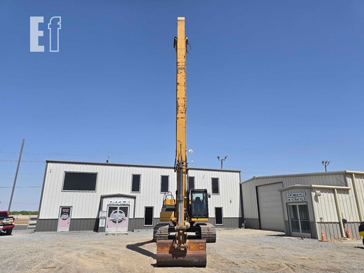 2020-caterpillar-326-image-7