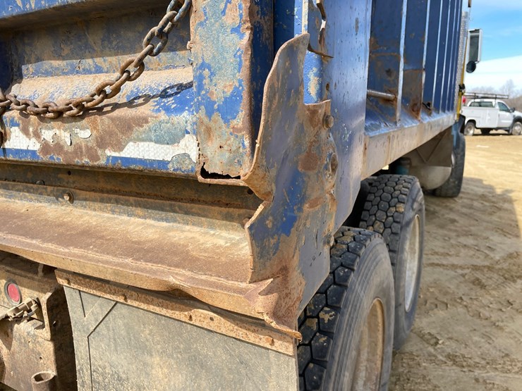 #401-•-1991-mack-rb688s-dump-truck-(has-mn-title)-image-26