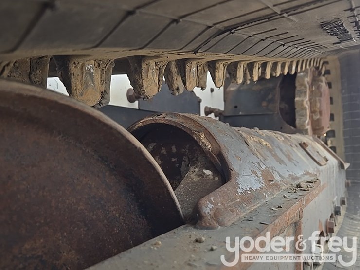 2021-bobcat-t740-image-14