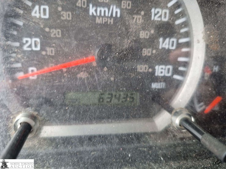 2016-isuzu-nqr-image-13