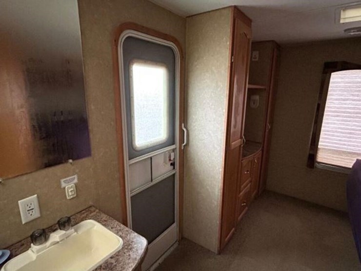 2010-gulf-stream-innsbruck-supreme-lodge-40tbs-t/a-image-80