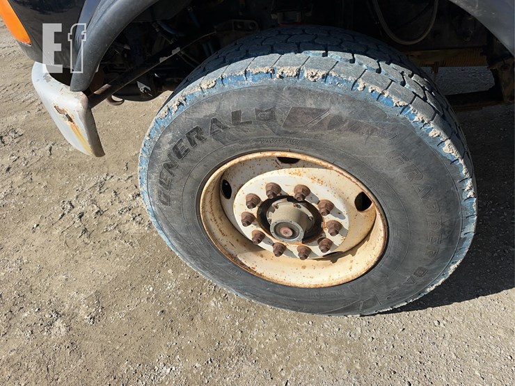 2005-sterling-lt9500-image-33