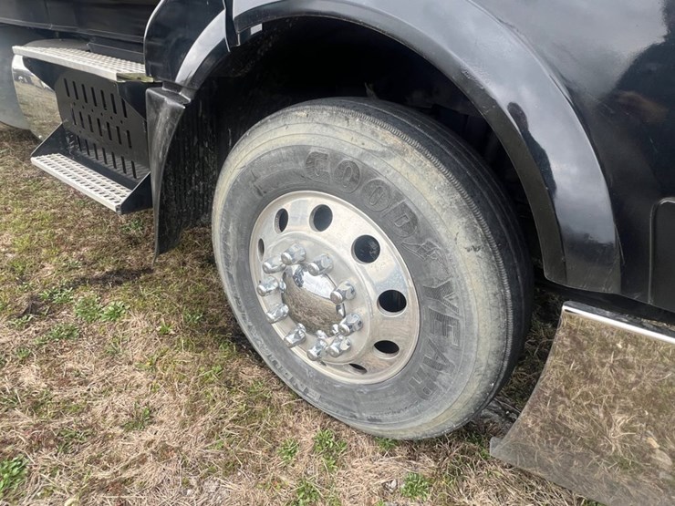 #31955-•-2012-volvo-vnl-tandem-axle-truck-tractor-image-22