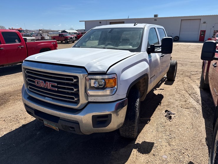 2015-gmc-sierra-3500hd-image-1