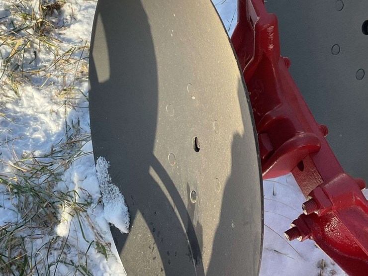 1925-fordson-with-mounted-terrace-plow-image-31