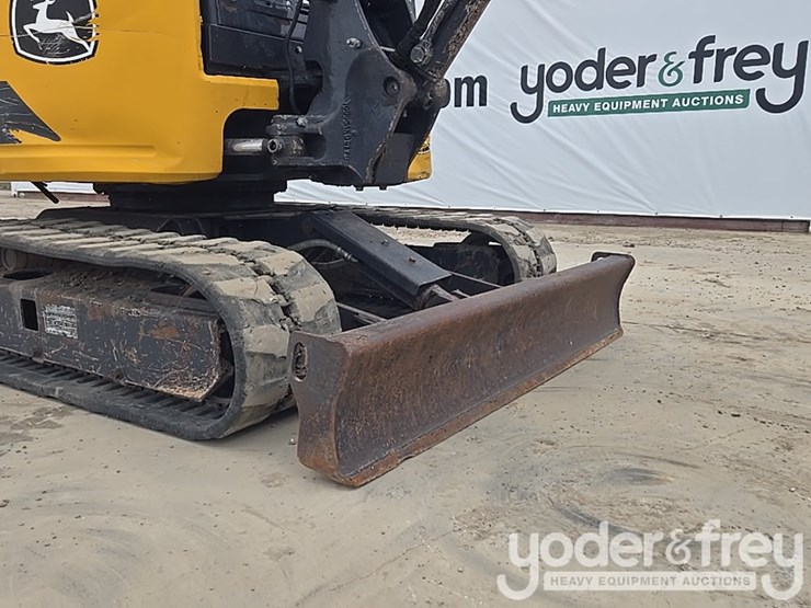 2022-deere-26g-image-27