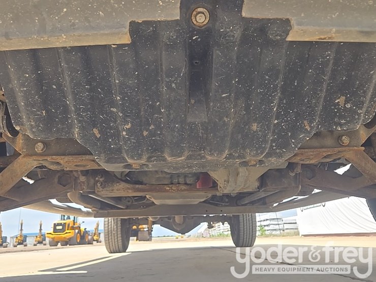 2002-chevrolet-silverado-2500hd-image-37