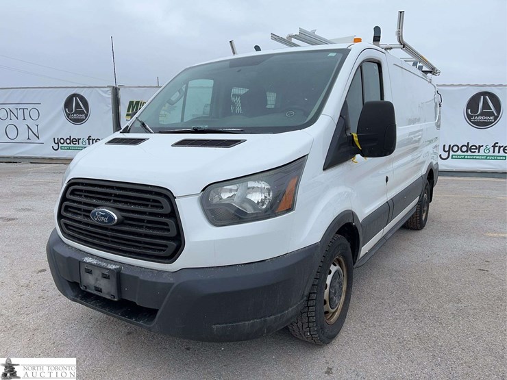 2015-ford-transit-image-1