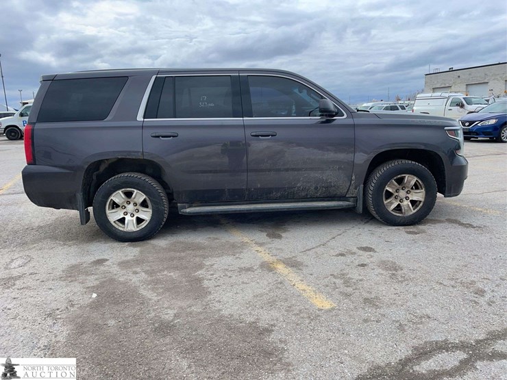 2017-chevrolet-tahoe-image-4